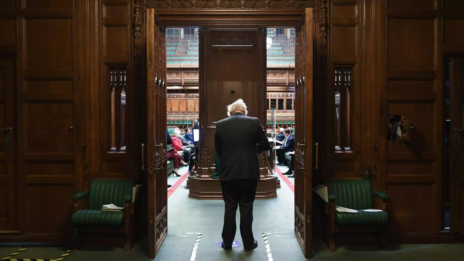 Boris Johnson, en una imatge d'aquest dimecres, en el moment d'entrar a la cambra dels Comuns