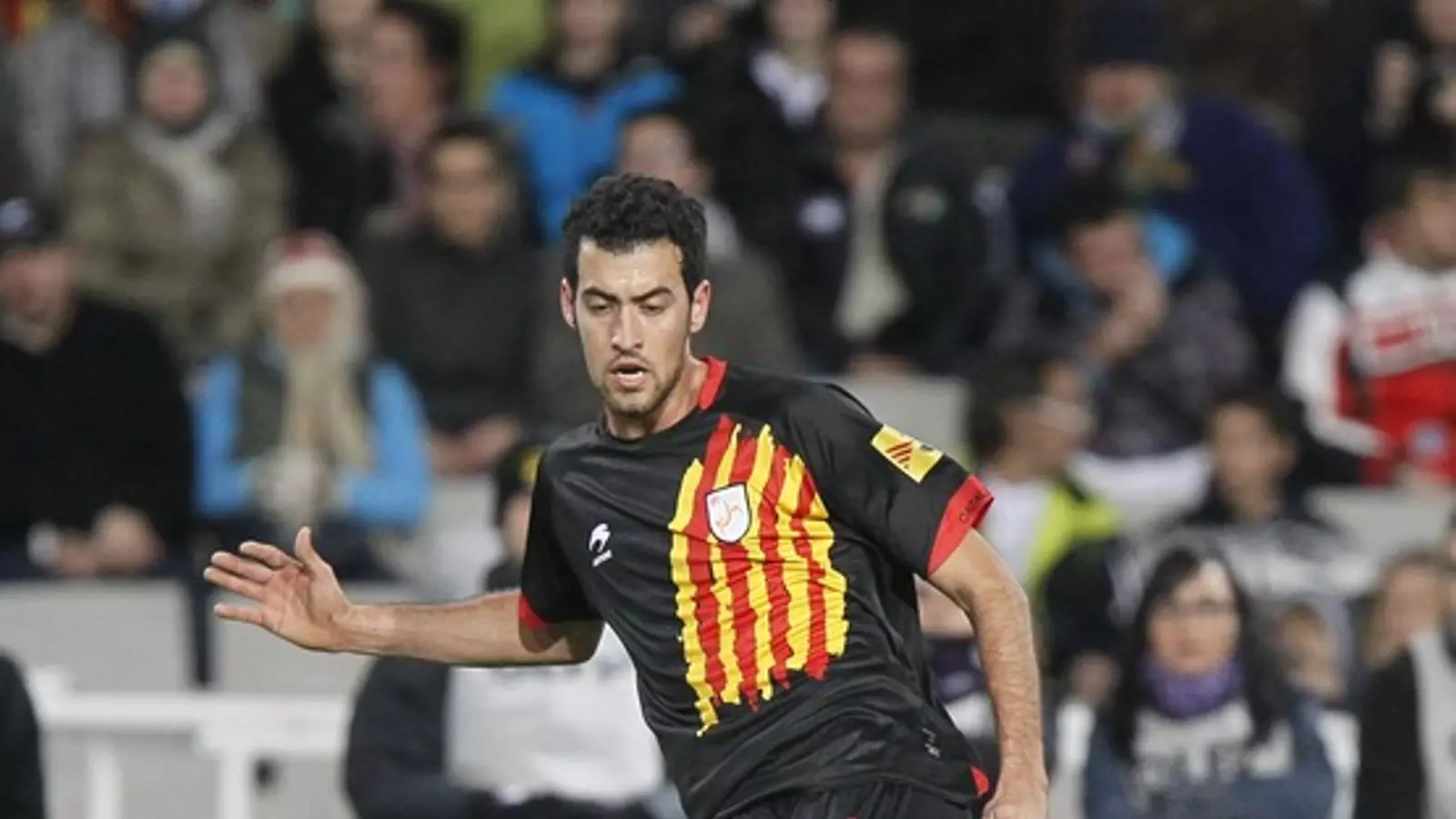 Sergio Busquets en un partit de la selecció catalana.