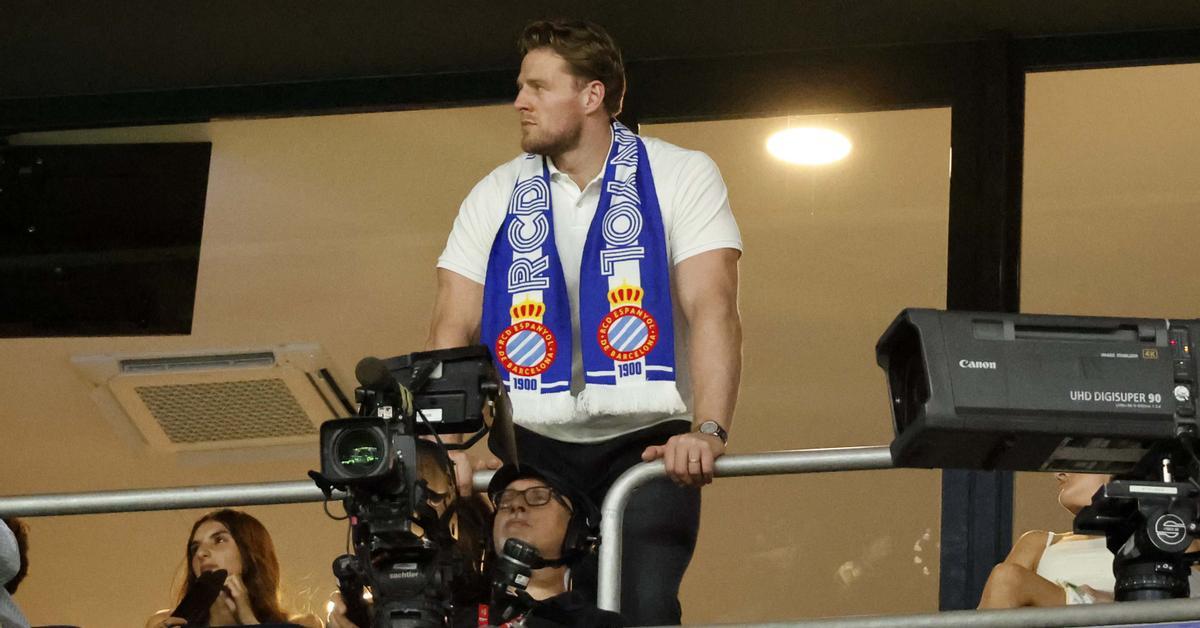 Who is JJ Watt, the NFL star who vibrated in Cornellà