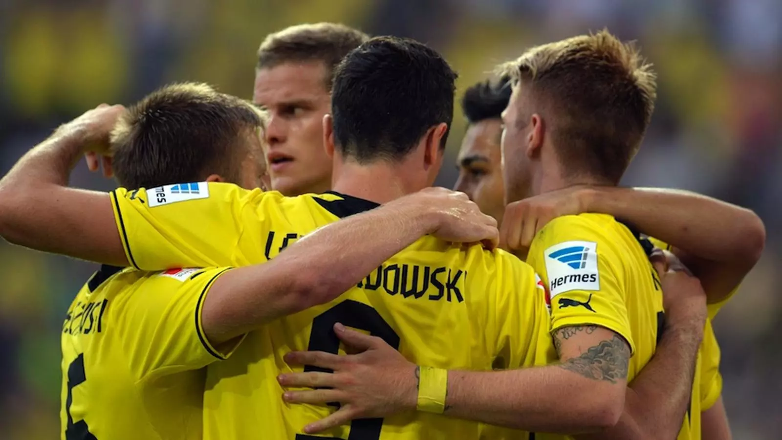 Els jugadors del Borussia Dortmund celebren el primer gol a la final de la Supercopa
