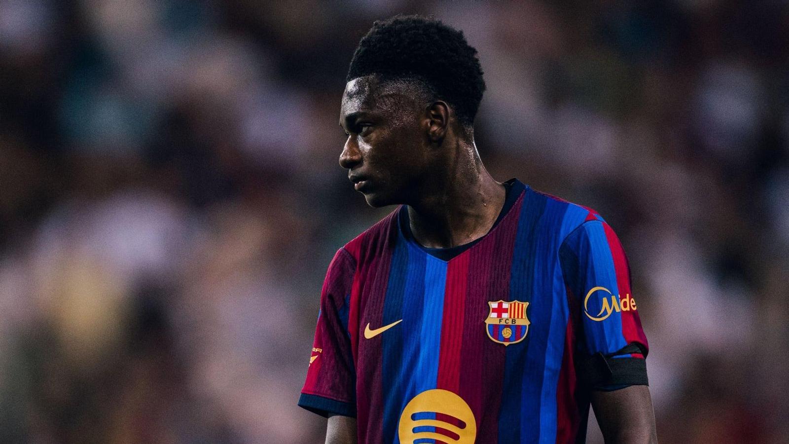 Jesse Bisiwu in a match with Barça