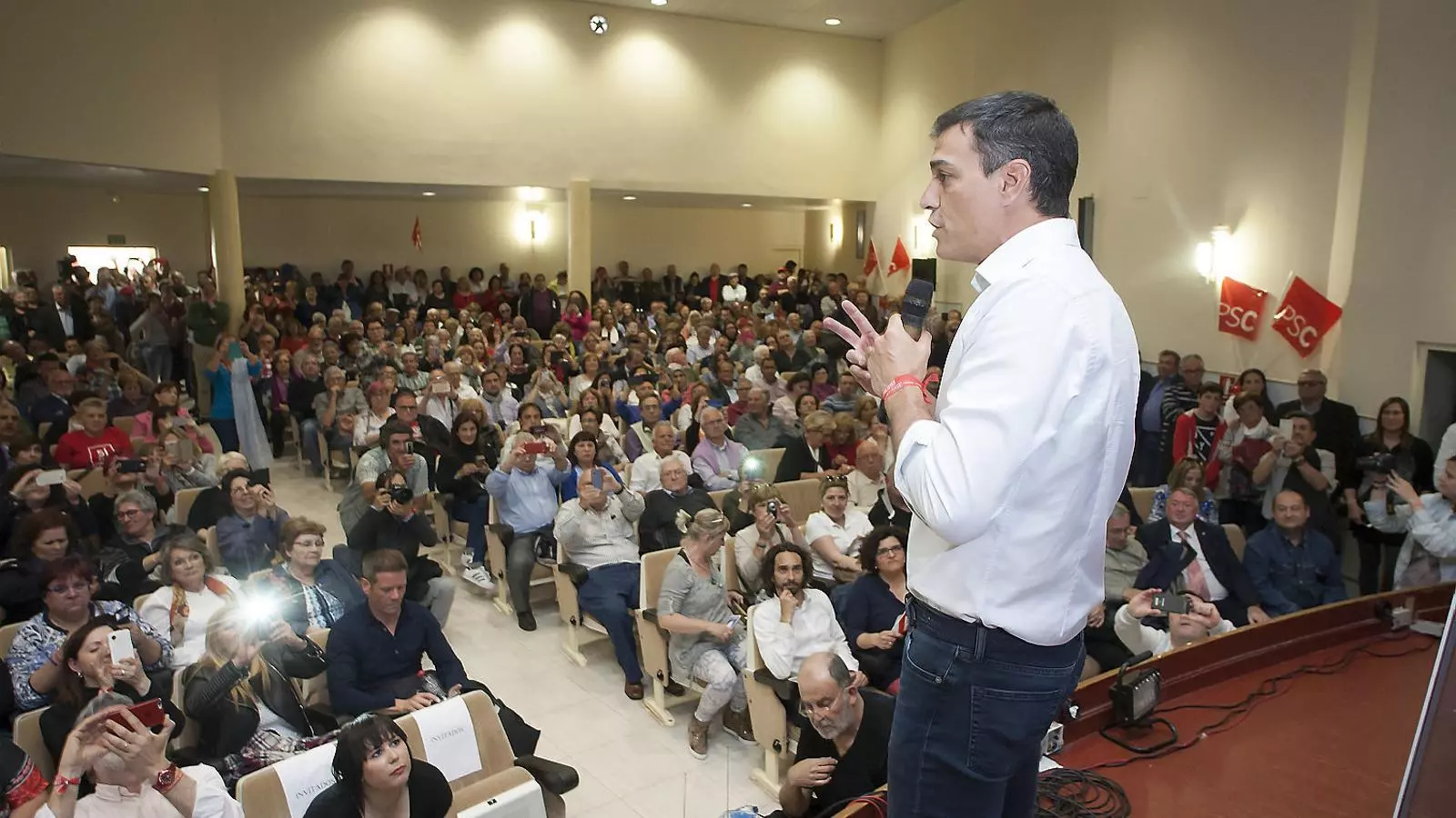 Pedro Sánchez en un míting ahir a Tarragona dins de la seva campanya per a les primàries del PSOE.