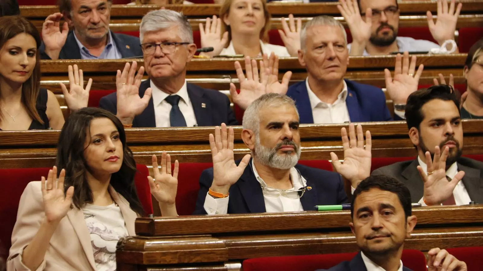 El Parlament aprova la moció de suport a la ruptura del 9-N tot i l'avís del lletrats