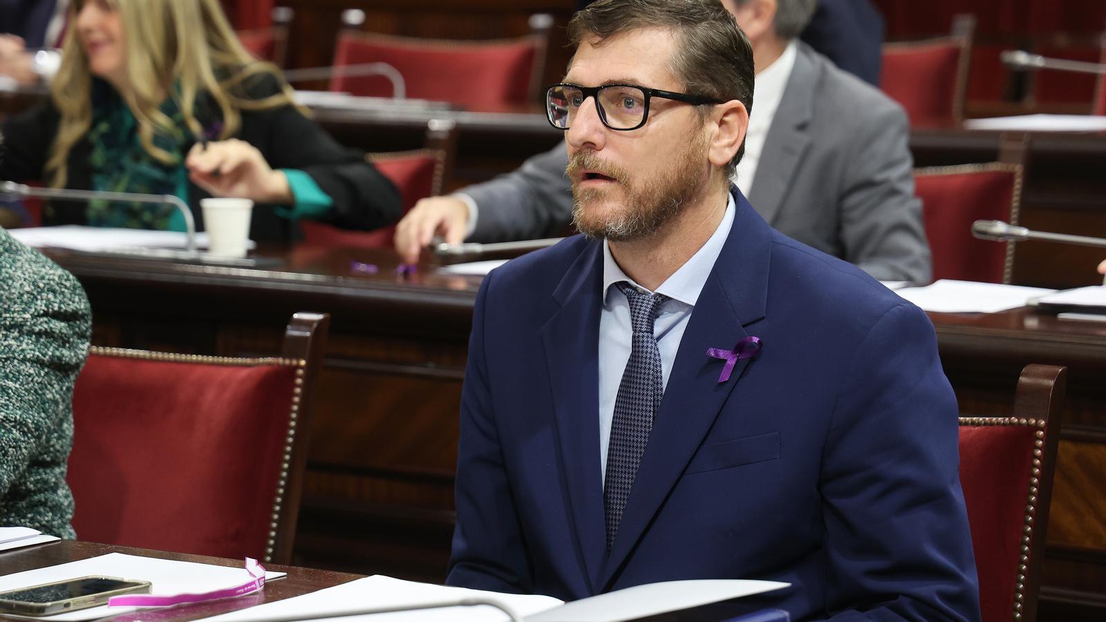El portaveu del Govern, Sebastia Sagreras, al Parlament.