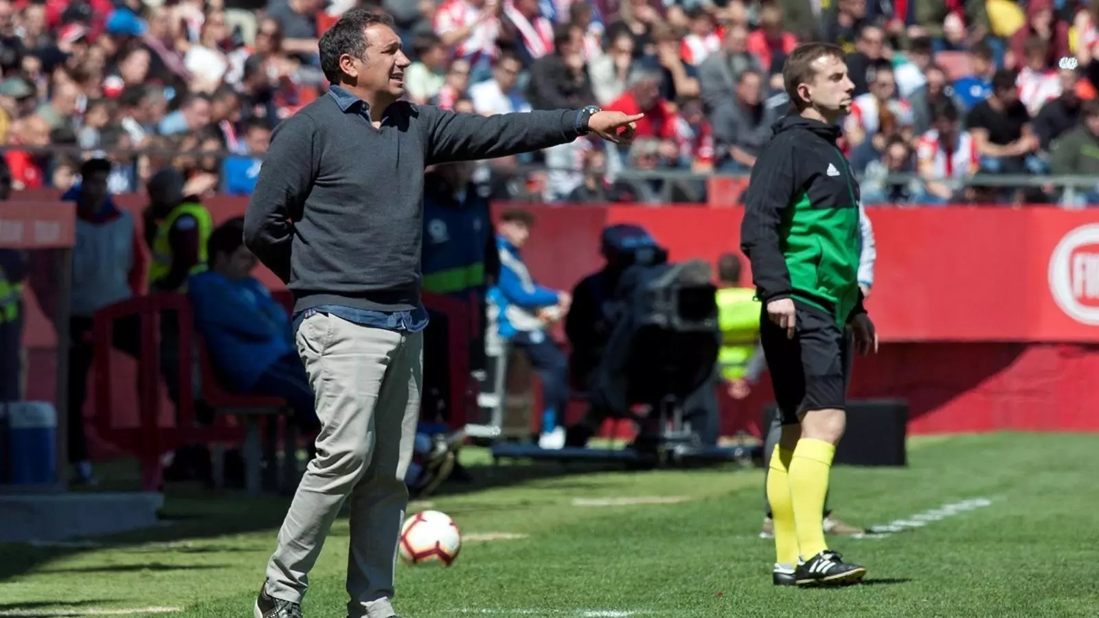 Eusebio dona ordres durant el Girona-Espanyol