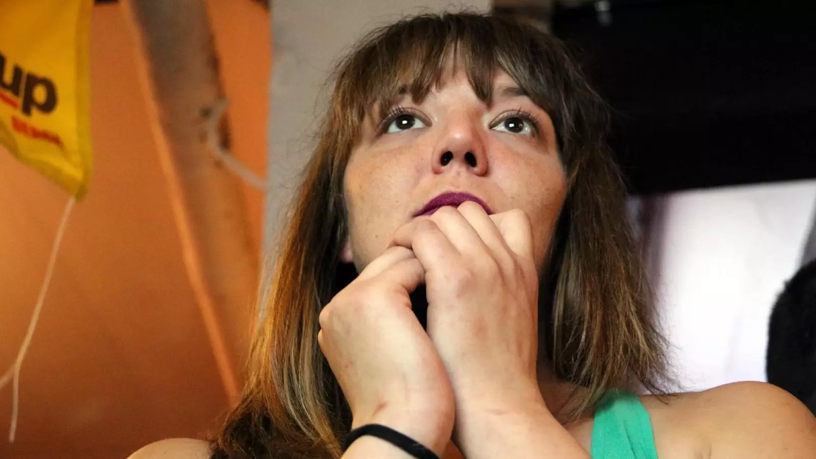 L'alcaldessa de Berga, Montse Venturós, segueix l'escrutini amb atenció