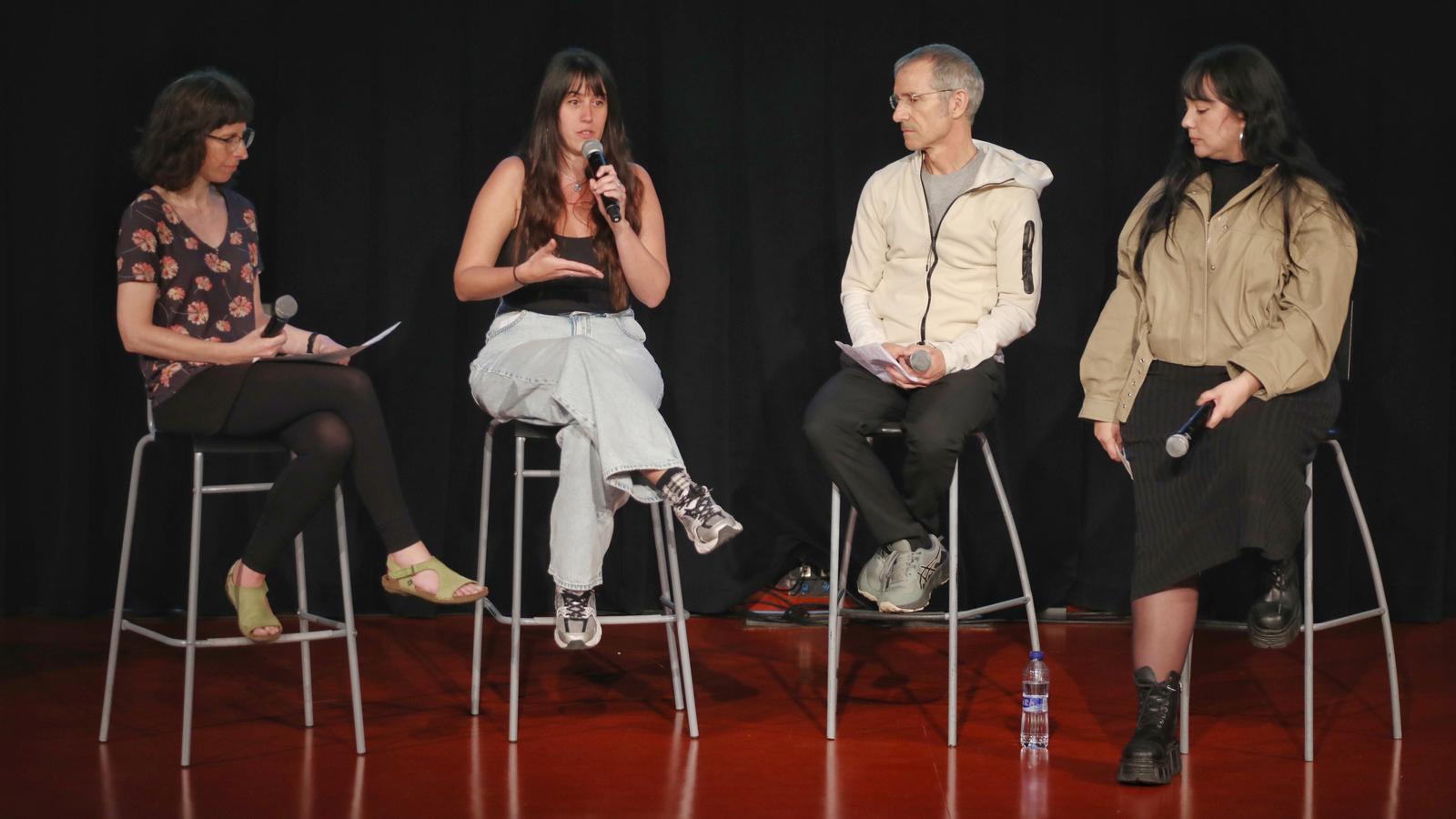 Representatives of the entities of the Raval community network at the presentation of the Community Program for the Prevention and Reduction of Early School Leaving in Raval