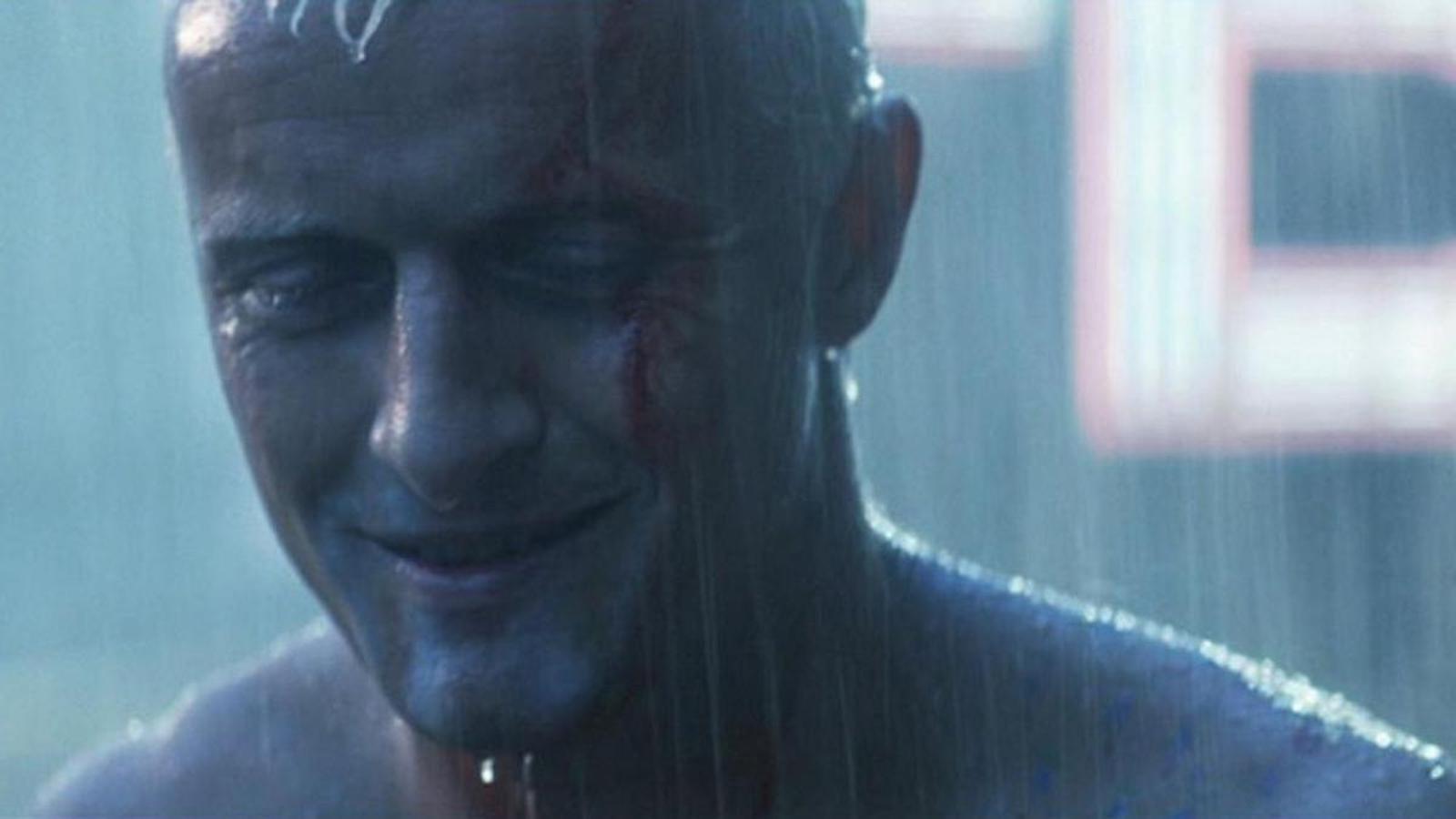 Imagen del famoso monólogo de Roy Batty, el replicante interpretado por el actor Rutger Hauer en la escena final de Blade Runner