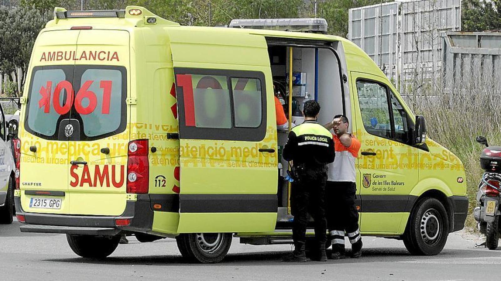 Una ambulancia del SAMU 061