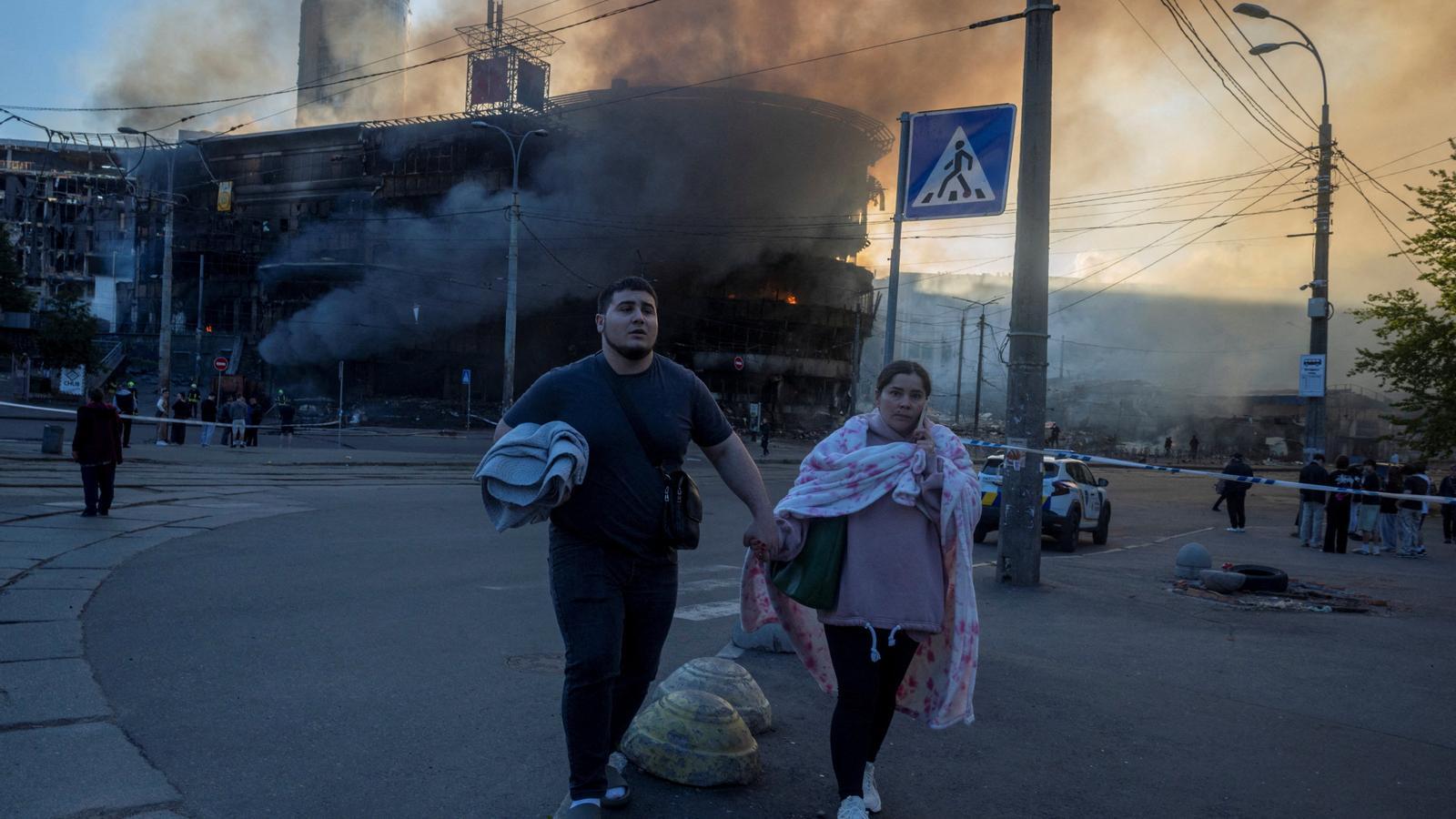 Consecuencias de un ataque ruso en Kiev.