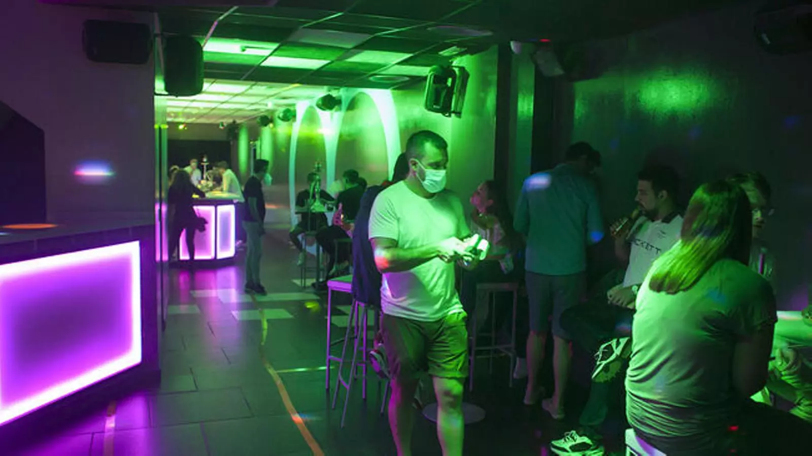 Una discoteca de Tarragona quan va reobrir fa dues setmanes després de la pandèmia / TJERK VAN DER MEULEN