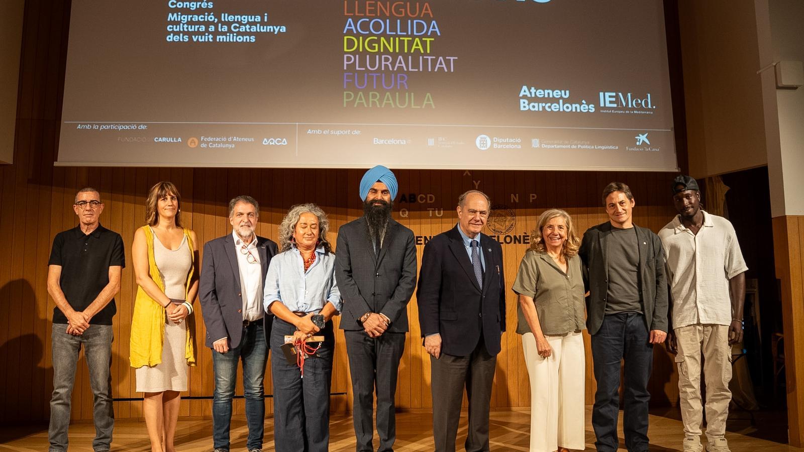 Presentación de Migraccions en el Ateneo.