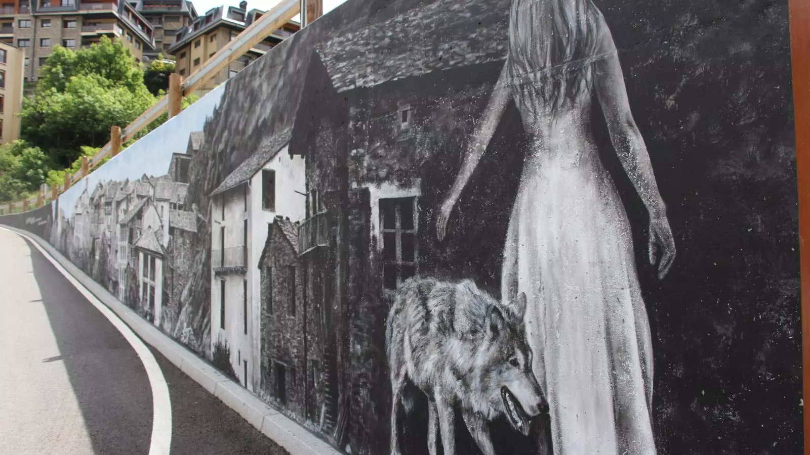 El mural pintat per l'artista Samantha Bosque.