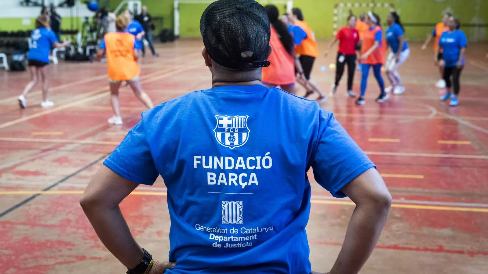 Una interna durant l'activitat esportiva organitzada pel Barça