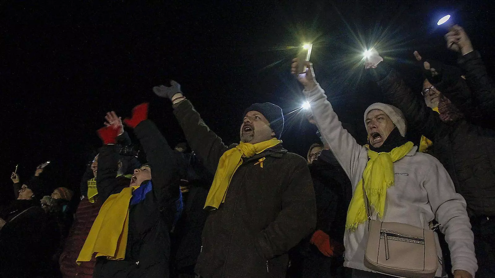 L’últim “bona nit” als presos abans del trasllat a Madrid