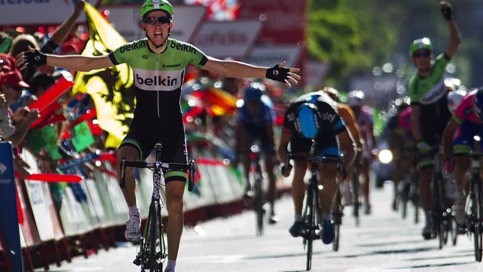 Bauke Mollema celebra el triomf en l'etapa de la Vuelta acabada a Burgos