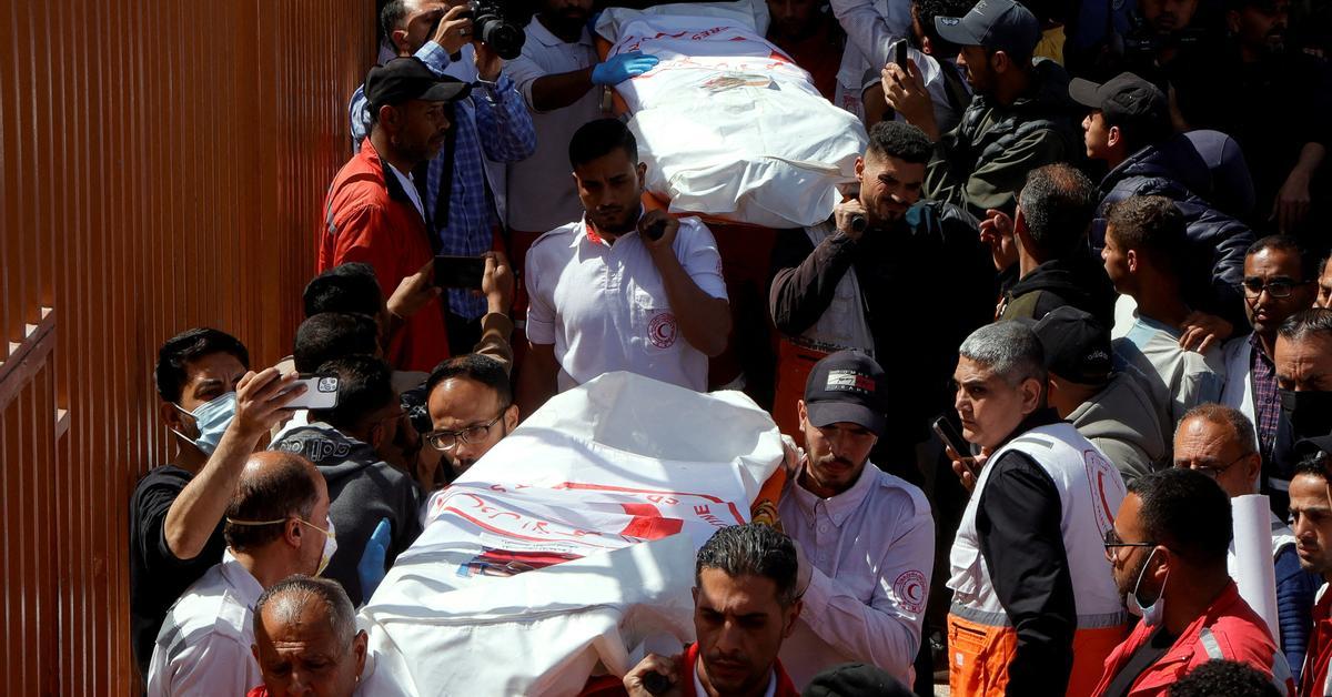 ガザでの15人の救急隊に対する攻撃のビデオは、イスラエルのバージョンと矛盾しています