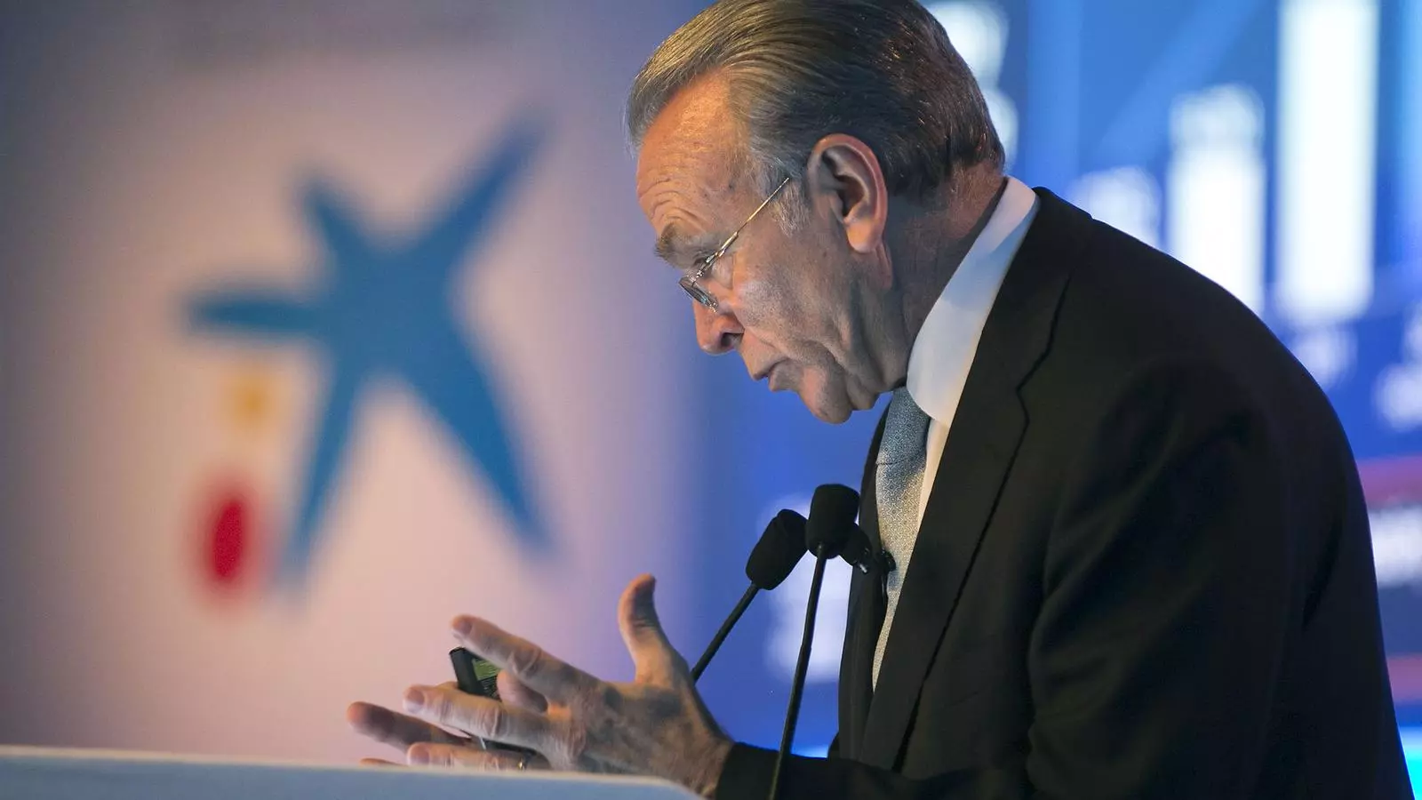 El president de La Caixa, la primera entitat financera del país, ahir presentant resultats.