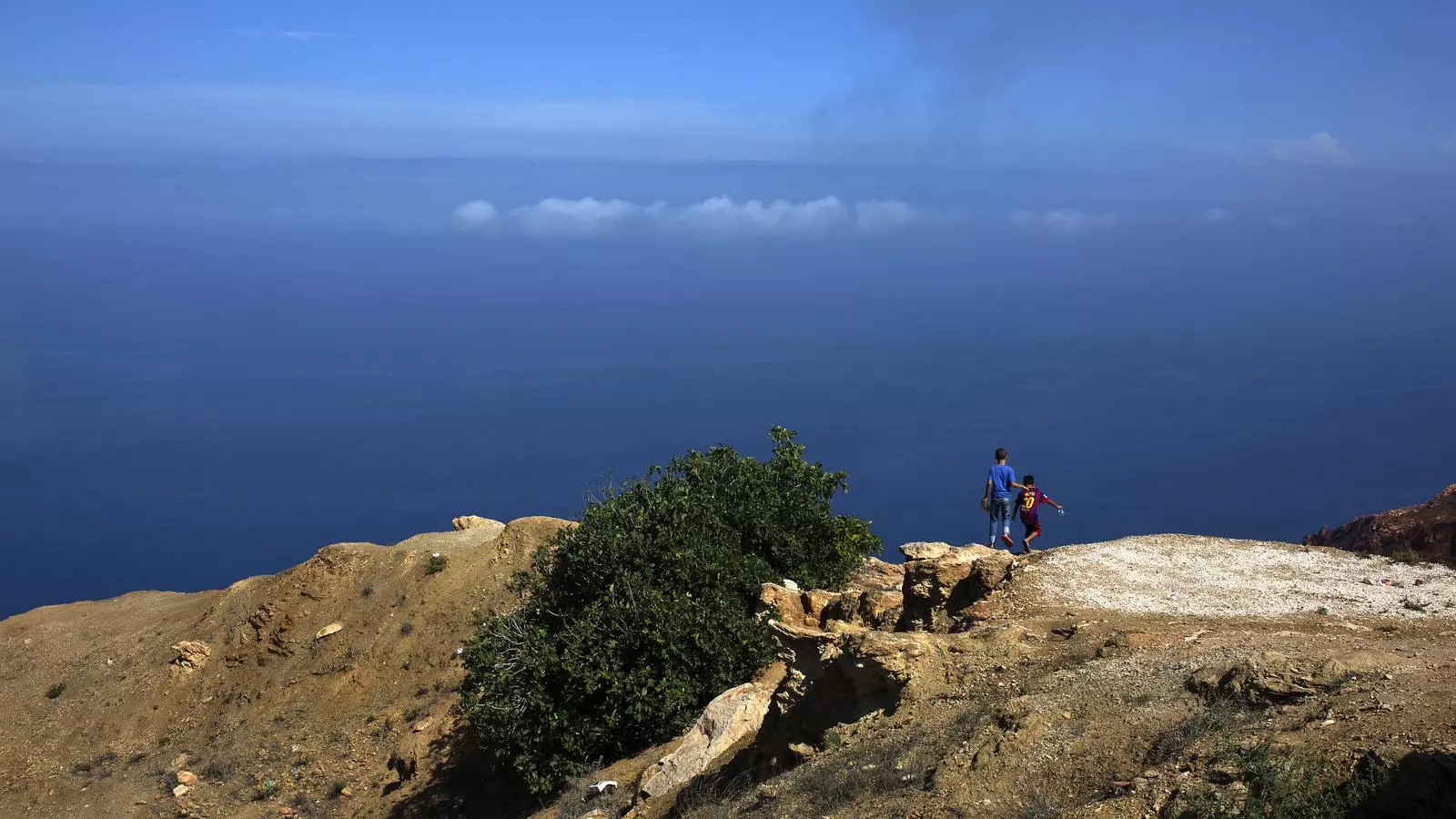 L'estret de Gibraltar vist desde Al-Hoceima, en una imatge d'arxiu