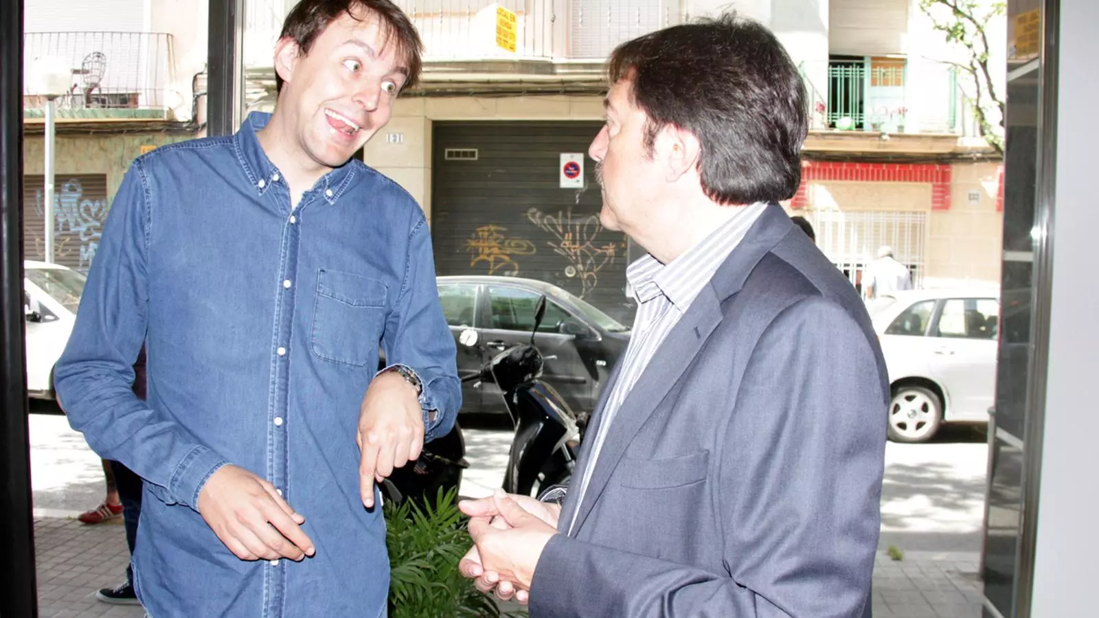 L'eurodiputat del PSC Javi López amb l'alcaldable socialista a Badalona /ACN