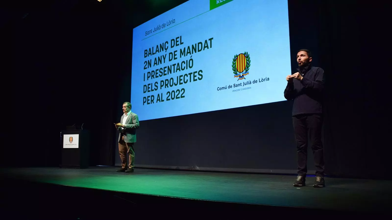 El cònsol major de Sant Julià de Lòria, Josep Majoral, durant la reunió de poble per fer balanç any del segon any de mandat del comú de Sant Julià de Lòria.