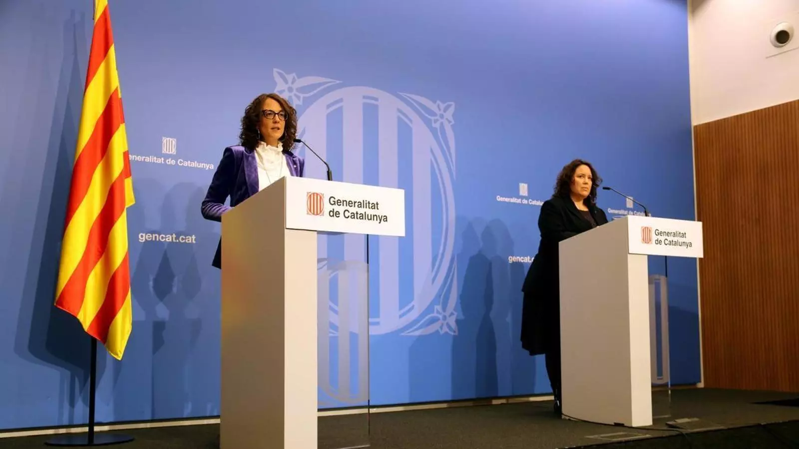 La consellera Tània Verge i la directora general per a l'Erradicació de les violències masclistes, Laia Rosich, a la presentació del nou model d'abordatge.