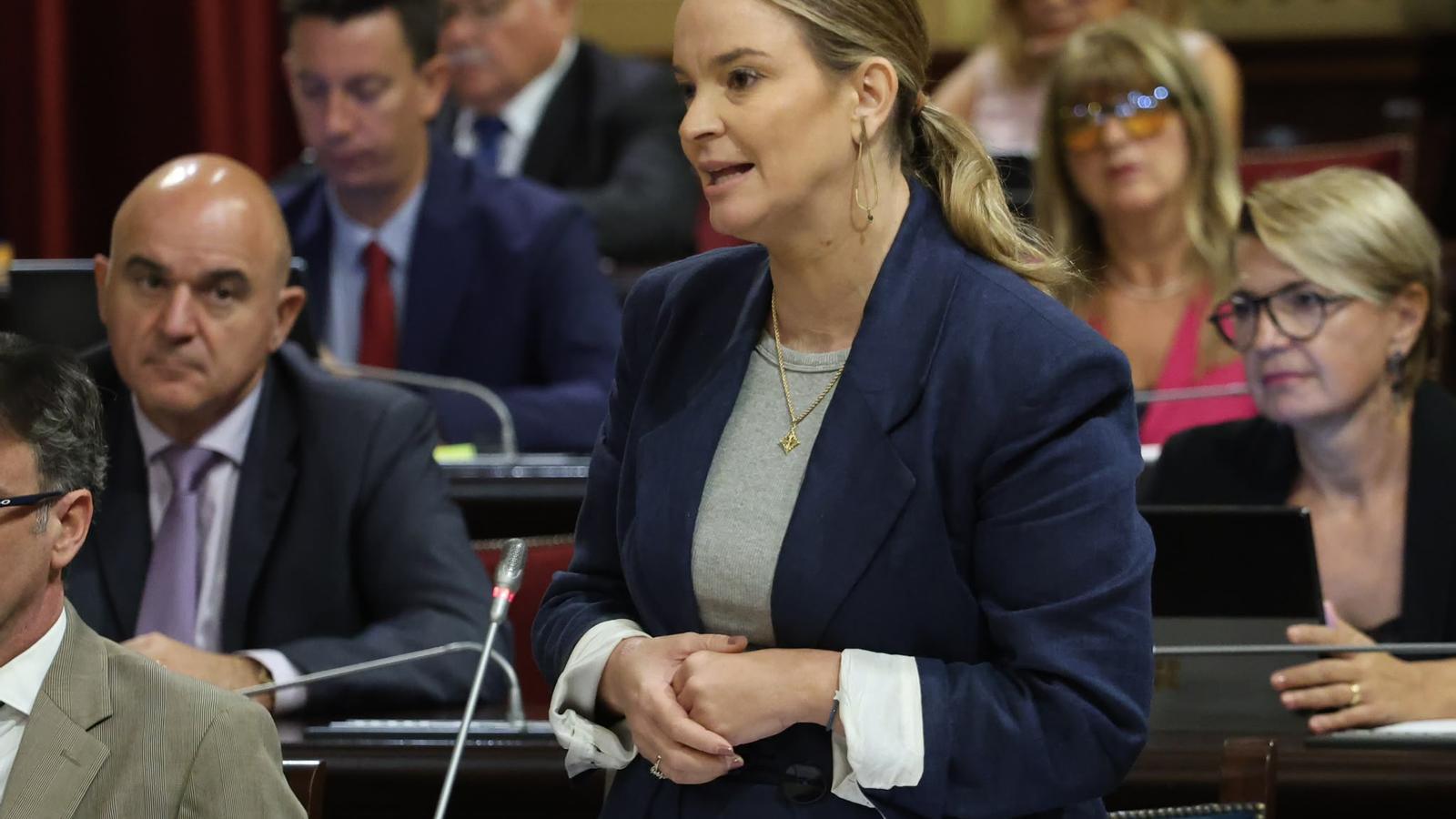 La presidenta Marga Prohens este martes en el Parlamento