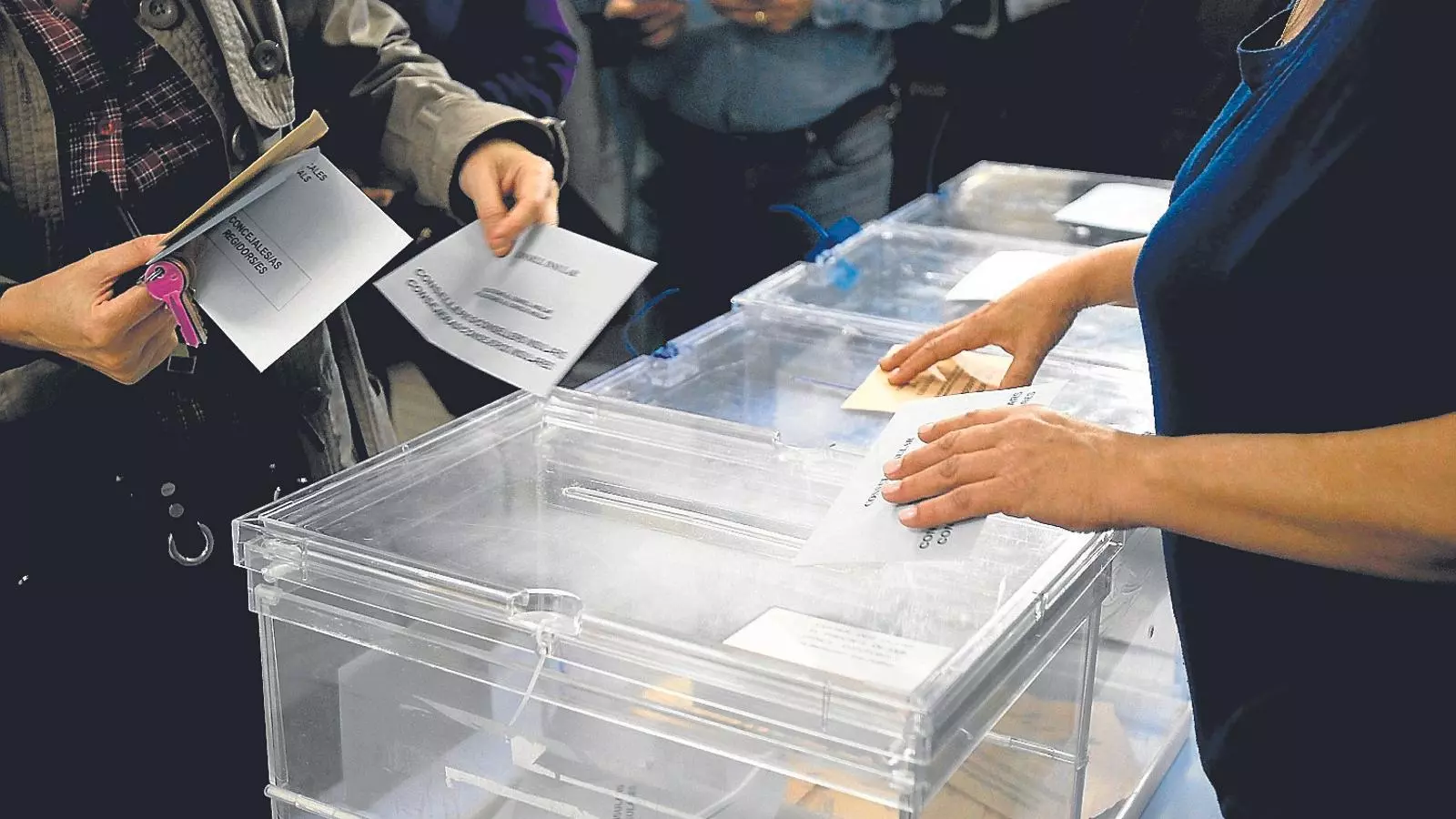 Mentre que hi ha forans que tenen clar que el 28 de maig aniran a votar, n’hi ha que pensen que “no és correcte” fer-ho.