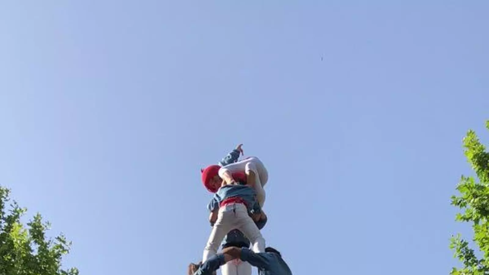 Els Castellers del Prat descarreguen el 3d7 en el seu primer intent a plaça