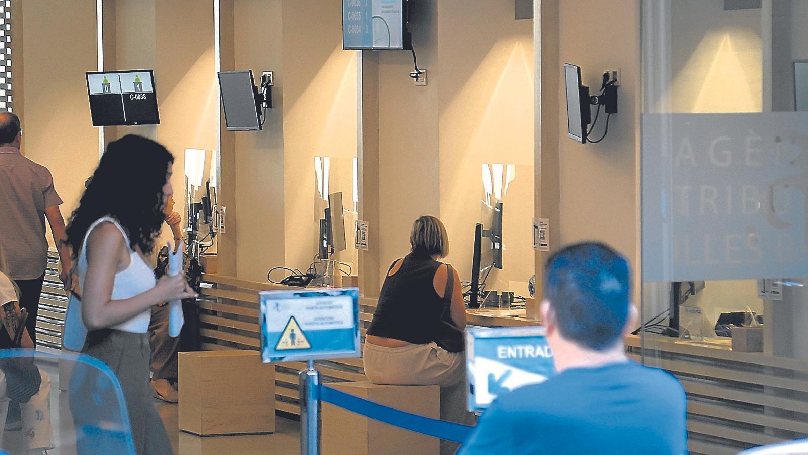 Els ciutadans i les empreses no tenen cap sensació que s’hagi reduït la burocràcia.