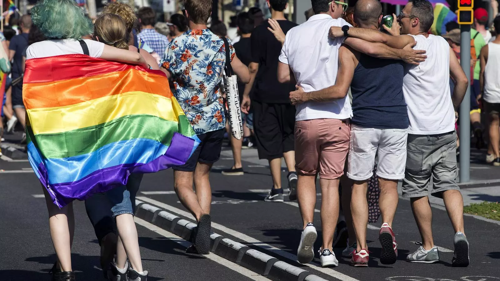 L'orgull LGTBI irromp als carrers de Barcelona