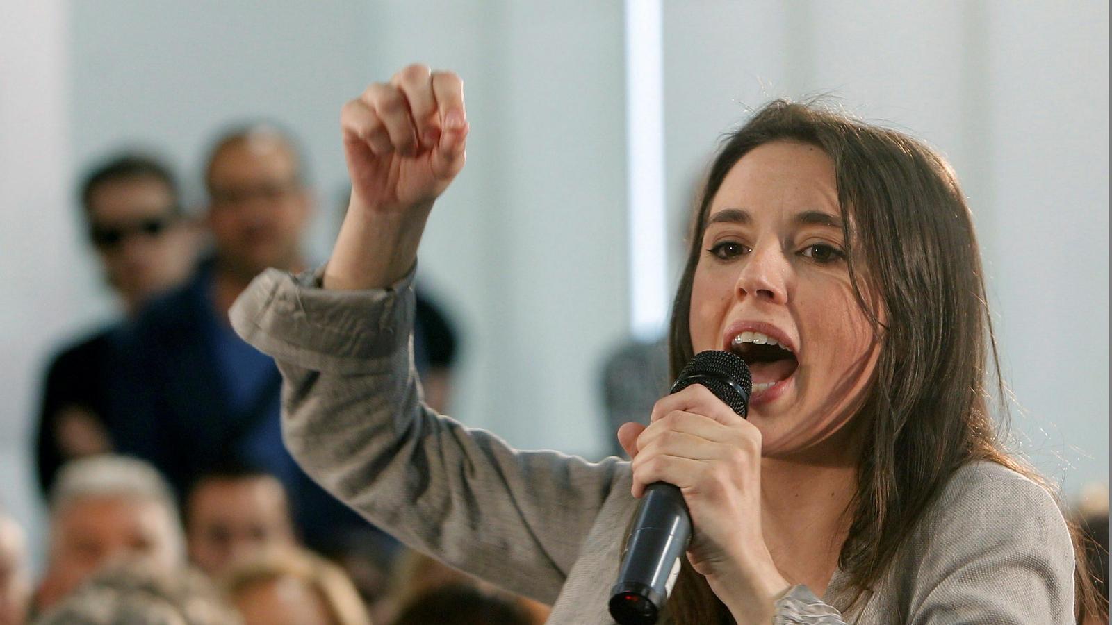 La dirigent de Podem, Irene Montero, durant un míting a Elx