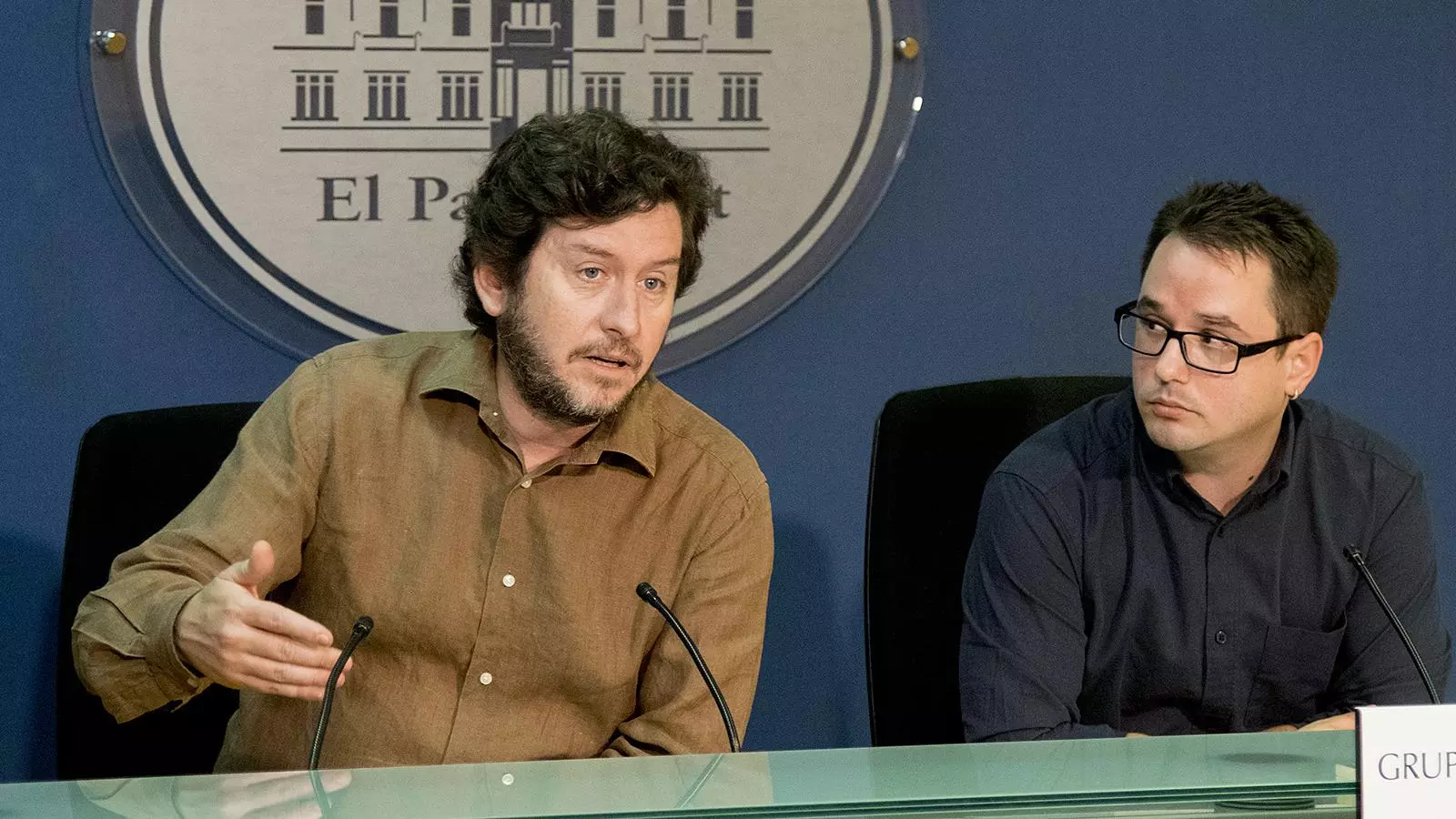 El diputat de Podem, Alberto Jarabo, aquest dilluns, en roda de premsa.