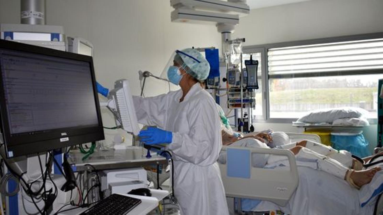 Una UCI del Hospital de Santa Caterina, en Salt, el noviembre pasado
