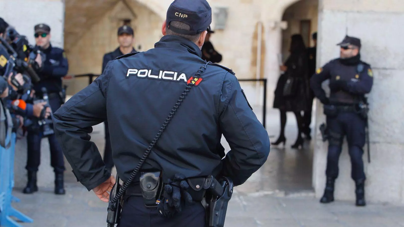 Agents de la Policia Nacional.