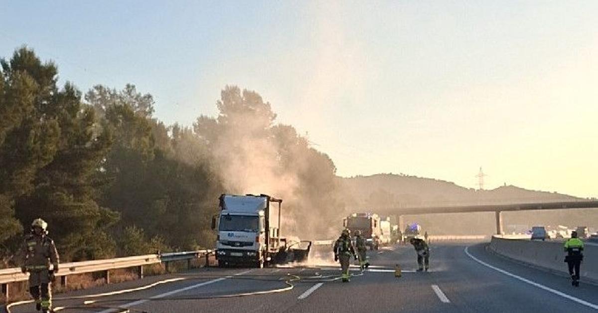 Tallat un carril a l'AP-7 entre Roda de Berà i Tarragona per un accident