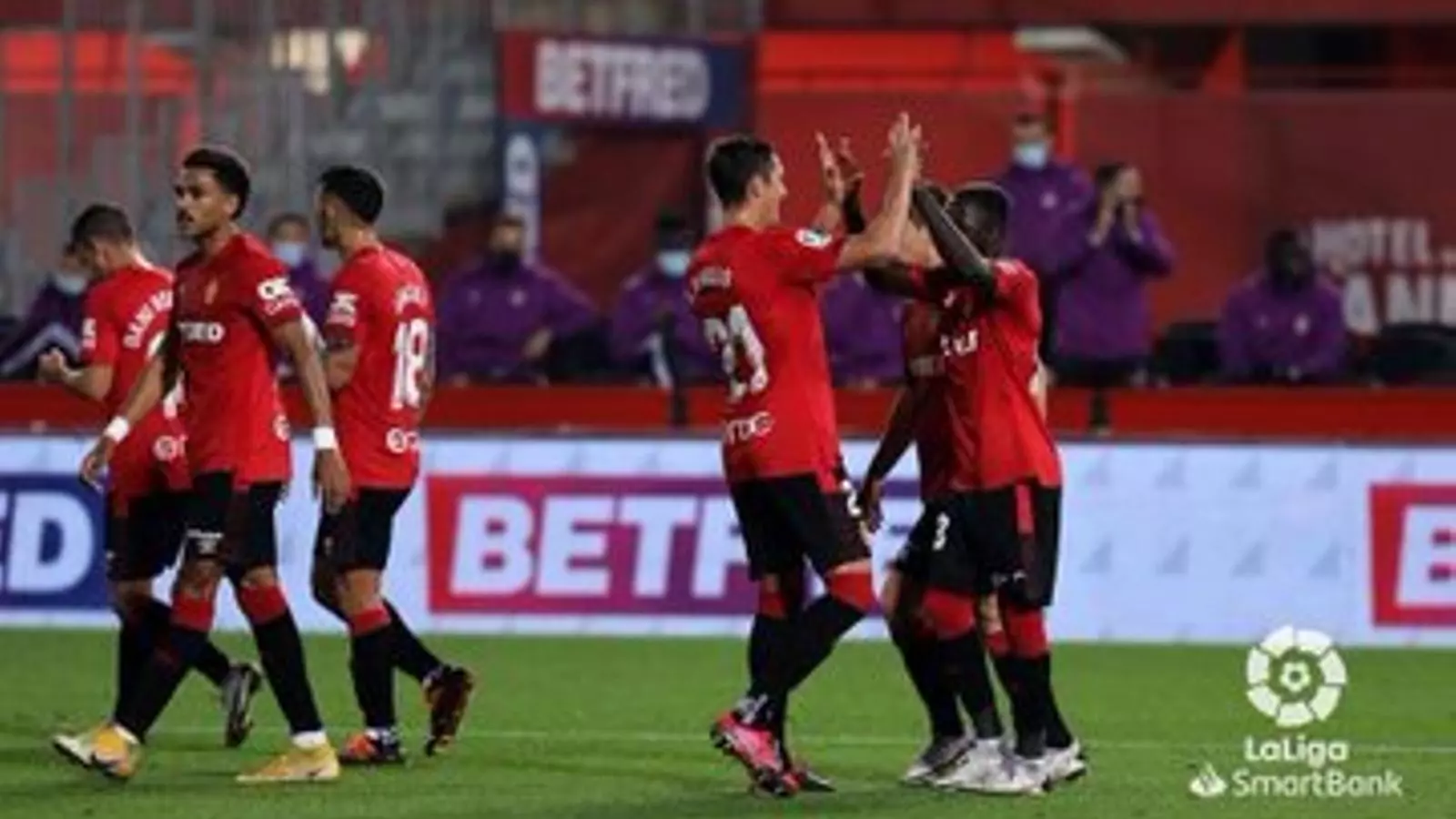 Jugtadors del Mallorca celebren un gol