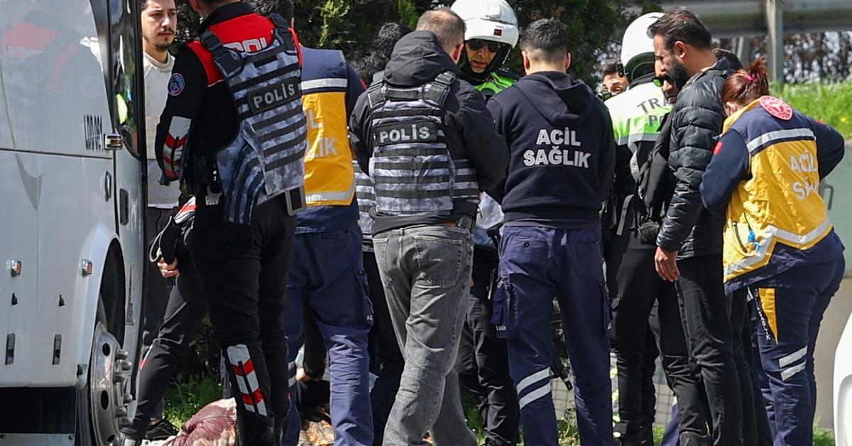 #ÚltimaHora La policia abat tres homes en un tiroteig davant del consolat israelià a Istanbul