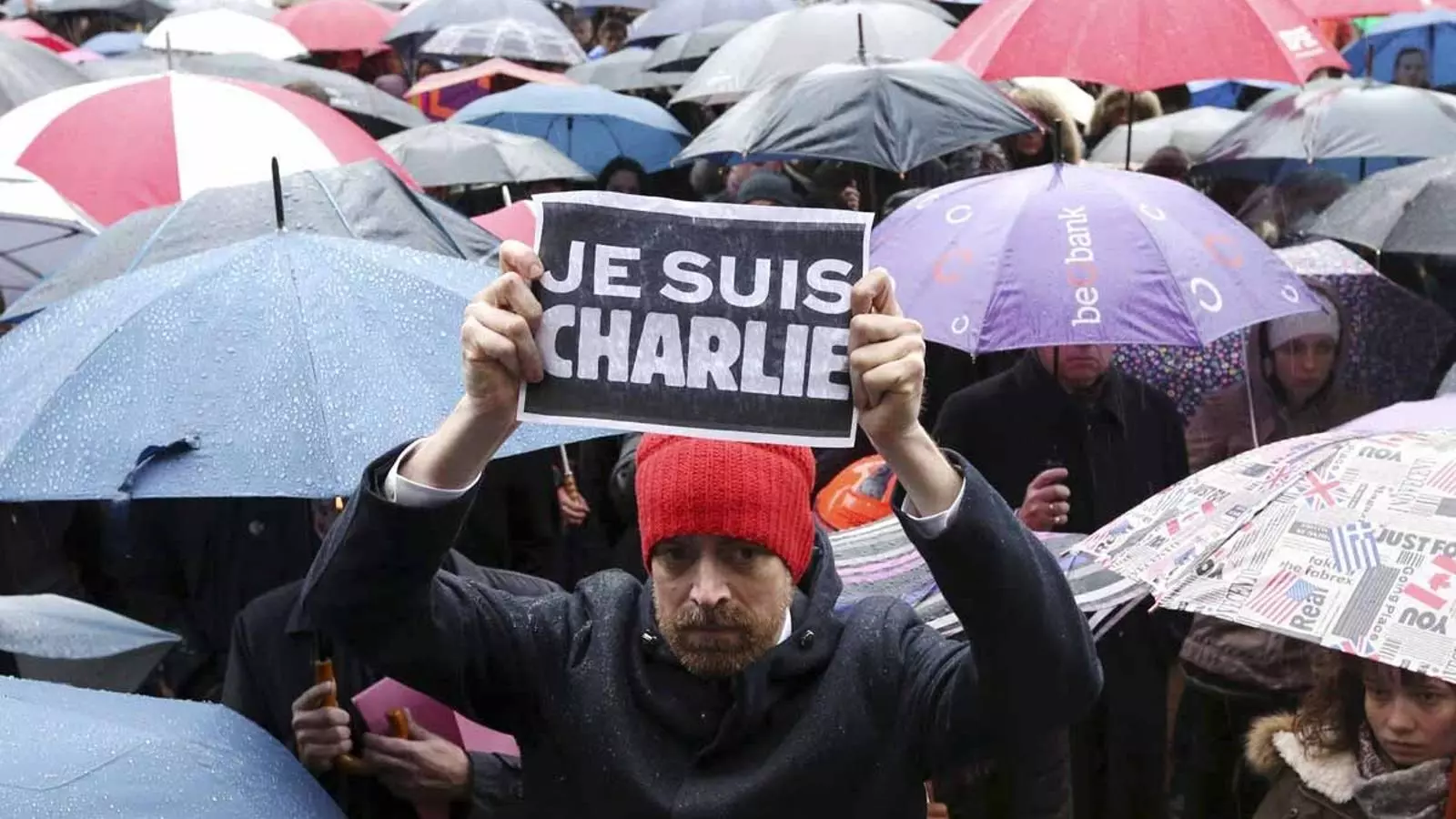 FRANÇOIS LENOIR / REUTERS
