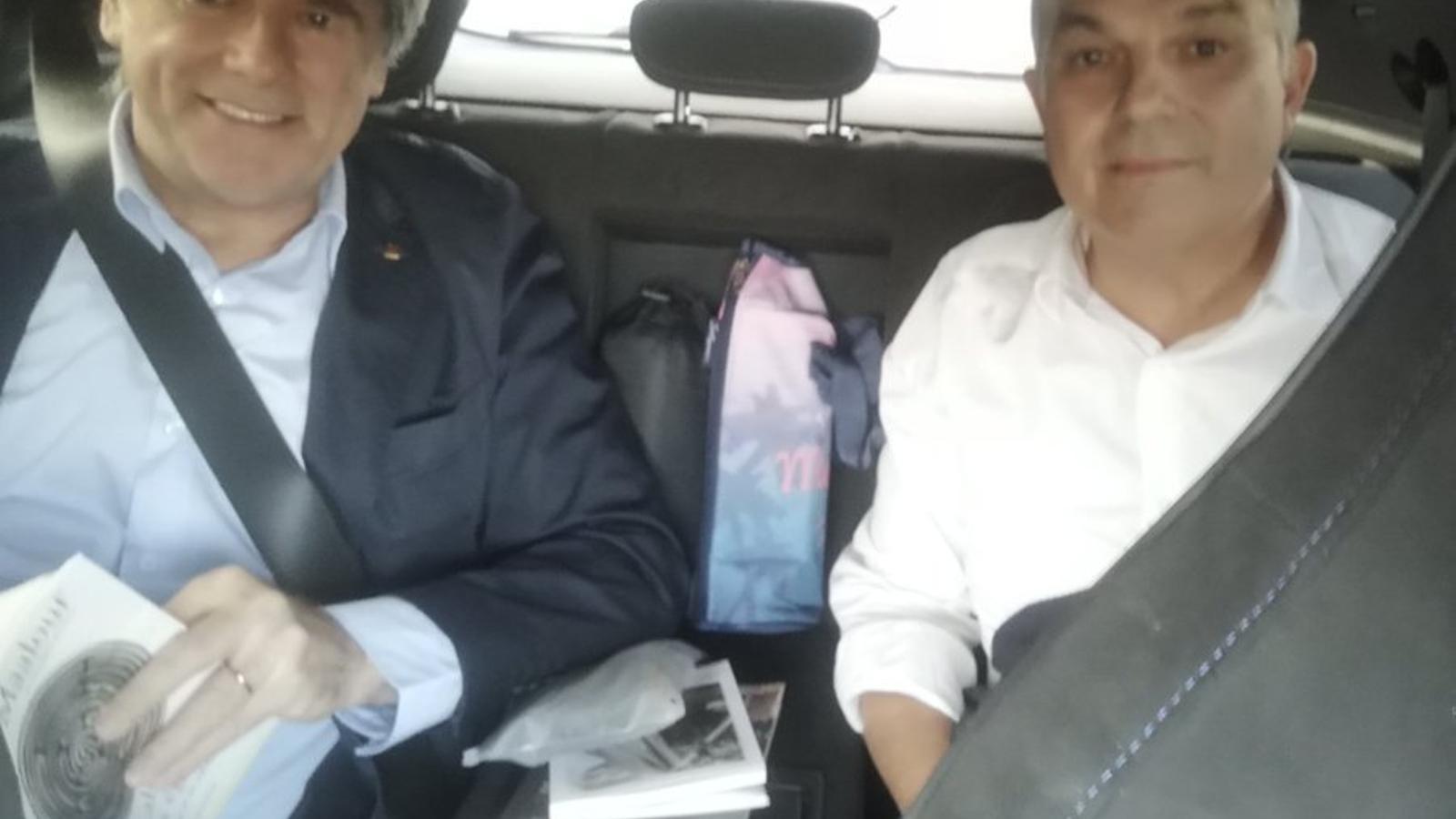 Puigdemont and Turull, when they crossed the border by car