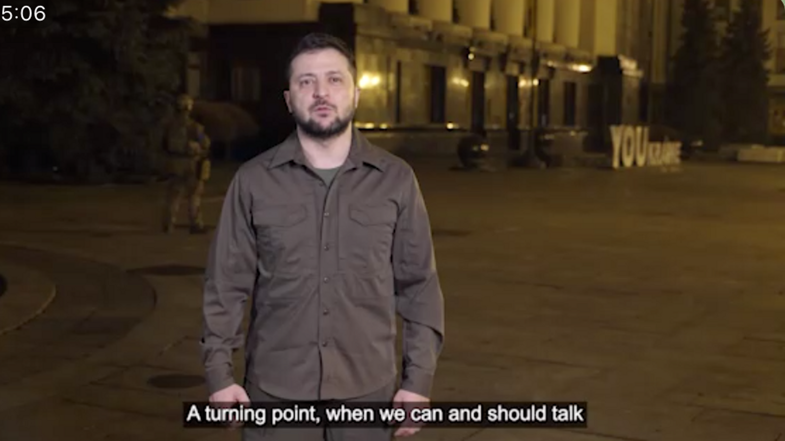 Zelenski en el vídeo d'aquesta matinada als carrers de Kíiv.