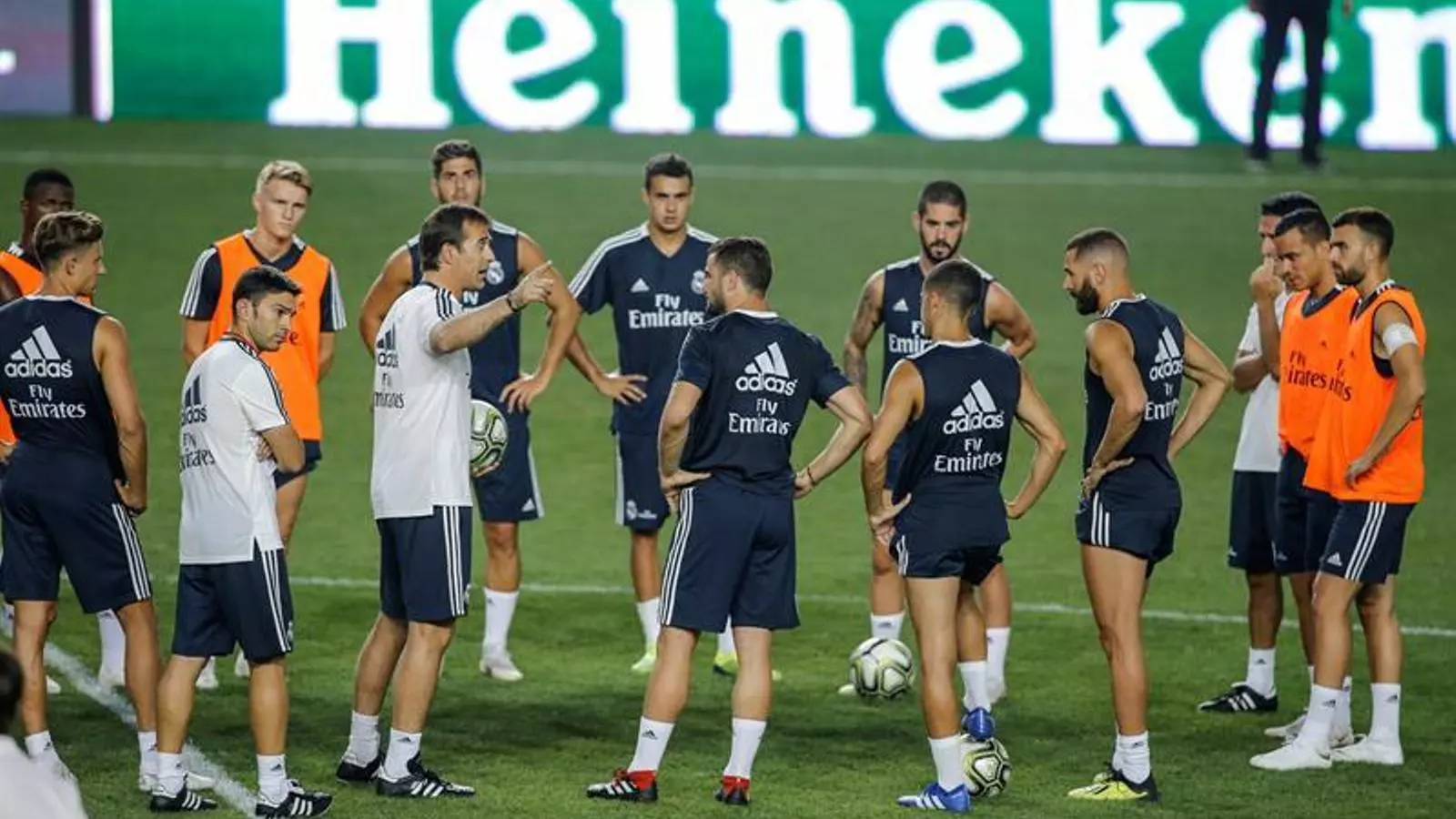 Lopetegui, durant un entrenament del Madrid