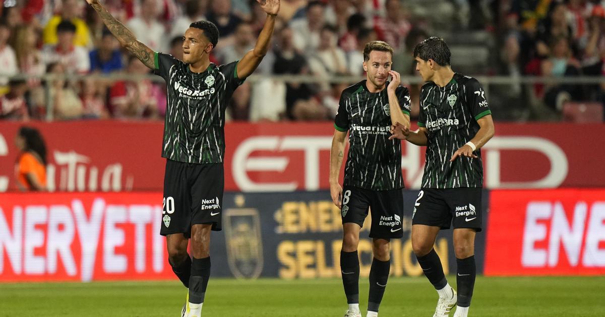 Montilivi va viure el funeral d'un Girona que la temporada vinent jugarà a Segona Divisió, en el que podria haver sigut el darrer partit de Míchel a la banqueta del conjunt català