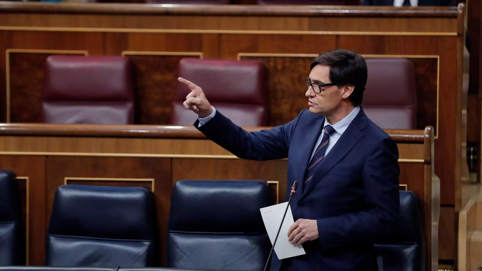 El ministre Salvador Illa al Congrés durant un dels plens celebrats en plena pandèmia per la covid-19