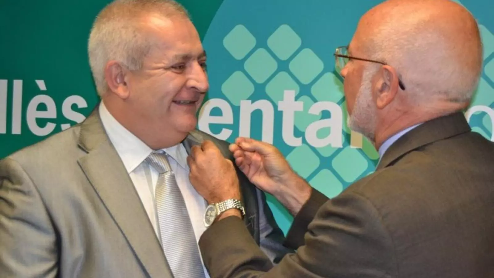 El fins ara president de l'ens, José Orivé (esquerra), que serà desplaçat pel pacte entre CDC i ERC // Ajuntament de Canovelles