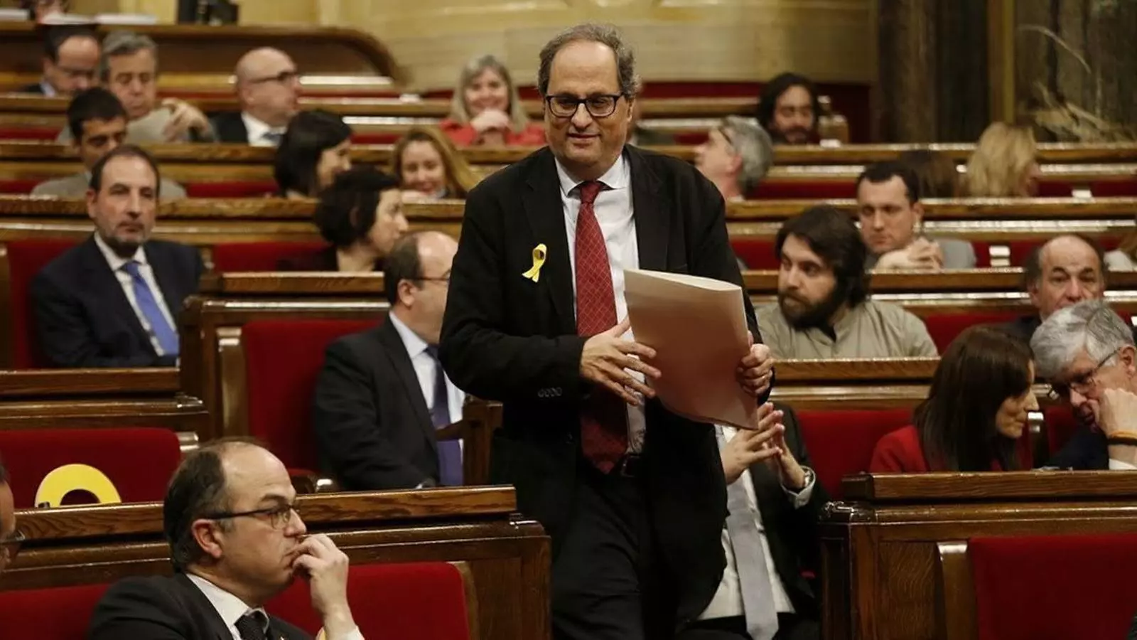 L'oposició titlla de "nou episodi de descrèdit" la presa de possessió de Torra