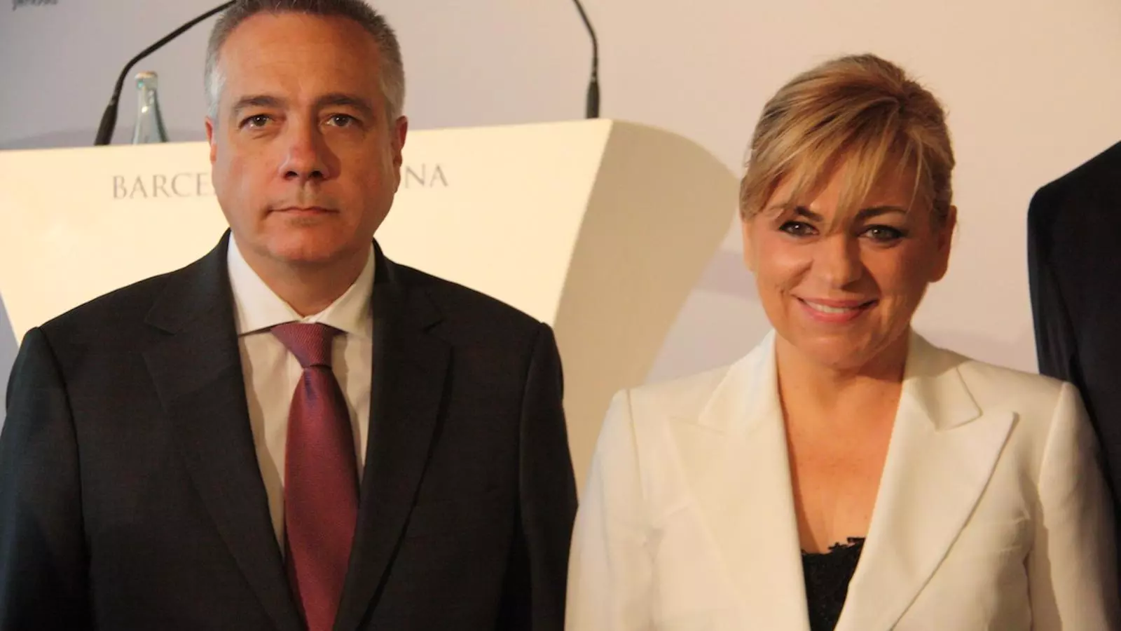 El primer secretari del PSC, Pere Navarro, i la candidata del PSOE a les europees, Elena Valenciano, aquest dilluns a Barcelona / ACN