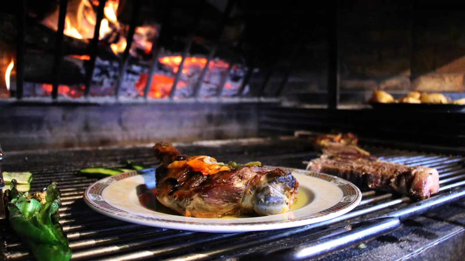 Carn a la brasa a la Borda Raubert / J.R.