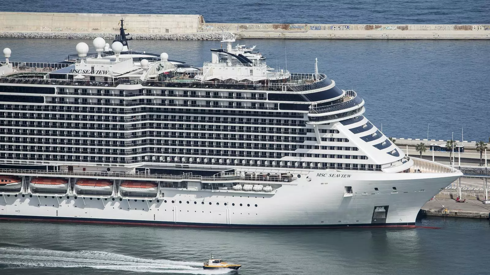 Un dels creuers amarrats al Port de Barcelona