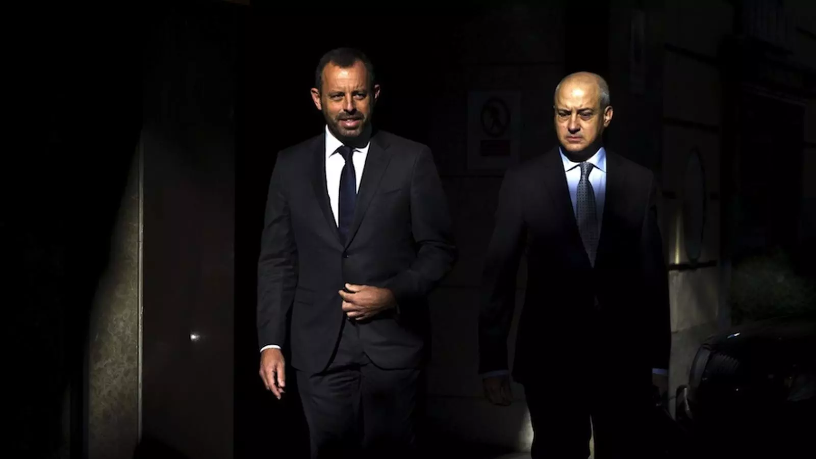 Sandro Rosell arriba a l'Audiència Nacional acompanyat del seu advocat Ignacio Ayala / EMILIO NARANJO / EFE